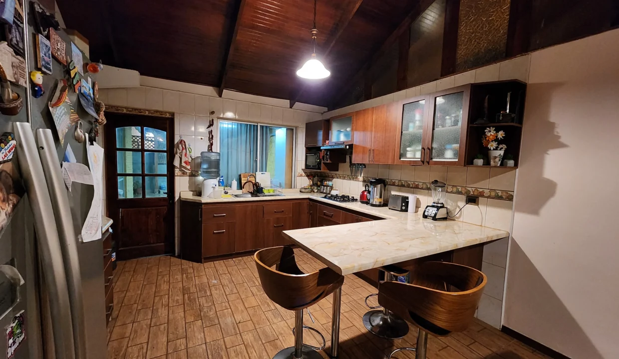 823f263e-a546-4e32-82e1-5c99a8763ef6