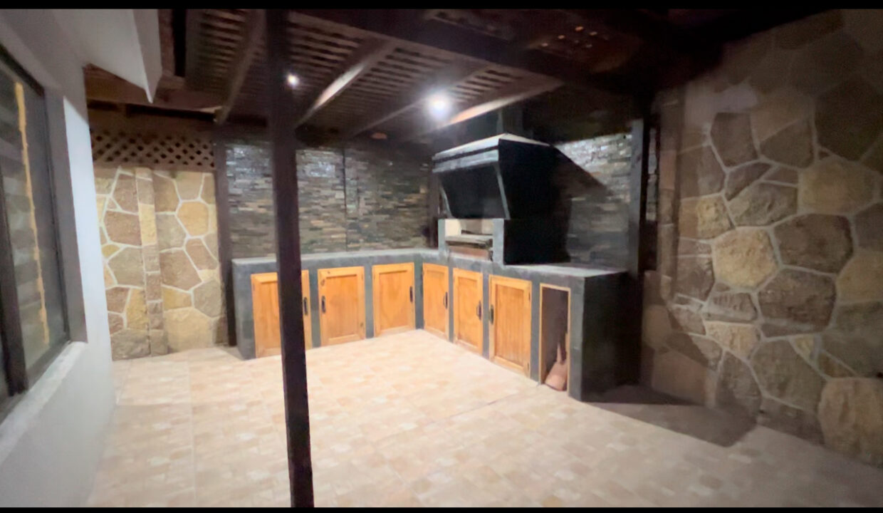 cb50194f-204d-499d-b2de-60aa3c9d48e3