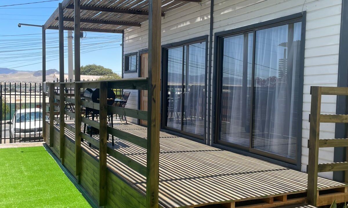 f0438498-5044-41cd-b055-41e4bc326b5b